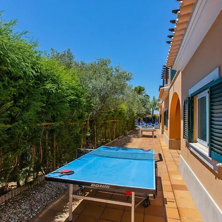 Villa Elenor A & B, Fantastic Location Central Vale Da Parra Guia (Faro)
