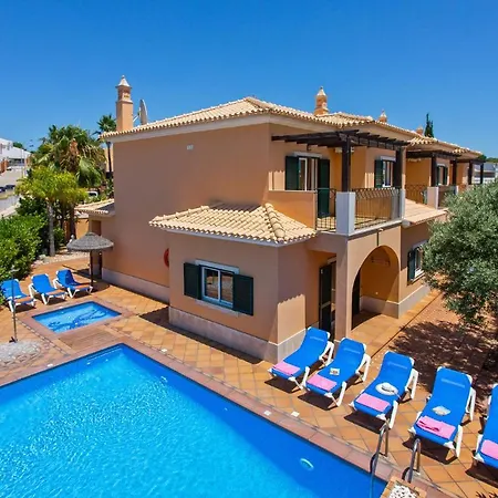 Elenor A & B, Fantastic Location Central Vale Da Parra Villa