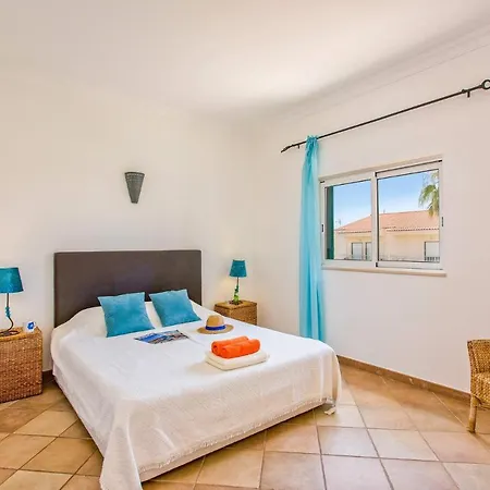 Villa Elenor A & B, Fantastic Location Central Vale Da Parra *