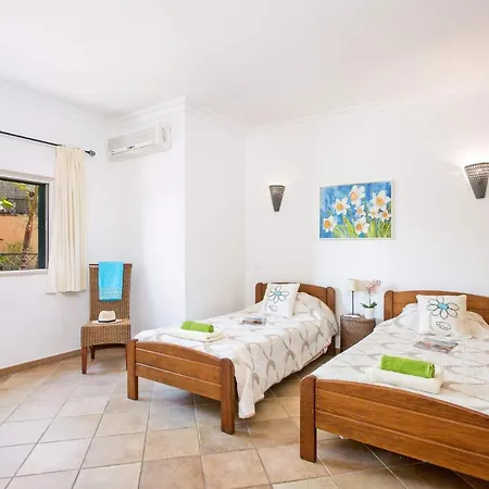 Elenor A & B, Fantastic Location Central Vale Da Parra Willa *