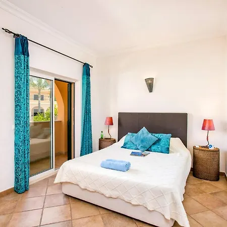 Elenor A & B, Fantastic Location Central Vale Da Parra Guia (Faro)