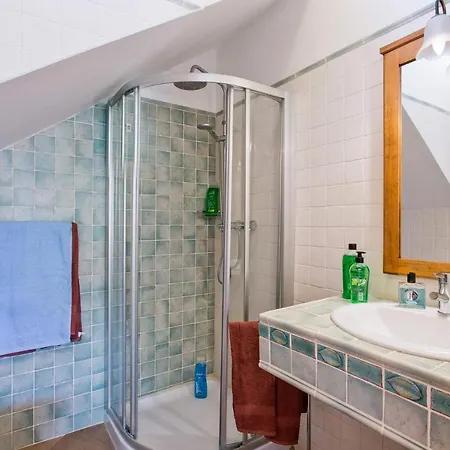 Elenor A & B, Fantastic Location Central Vale Da Parra Villa *